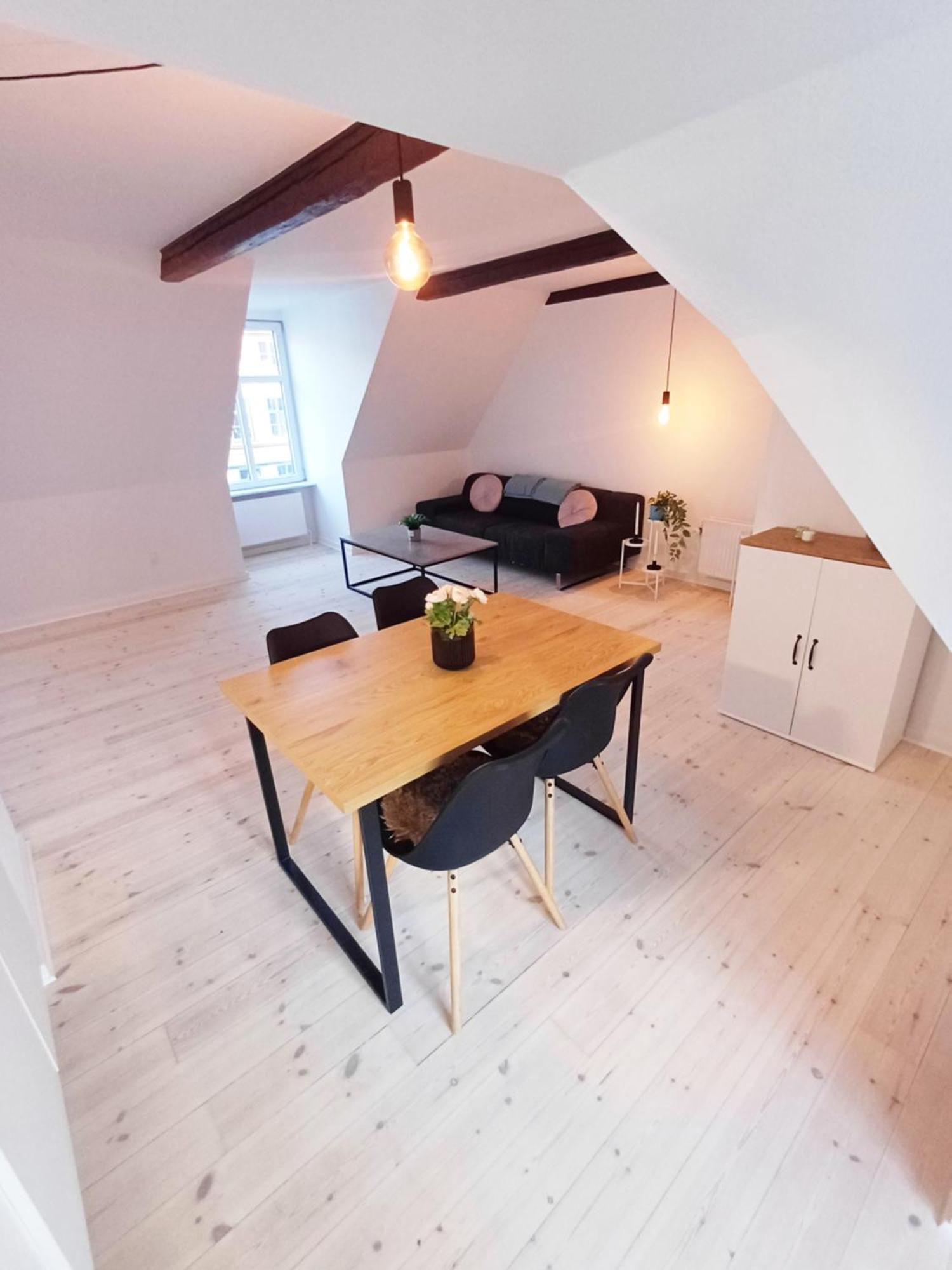 Beautiful 2 Bedroom Apartment Center Of City Randers Exterior photo